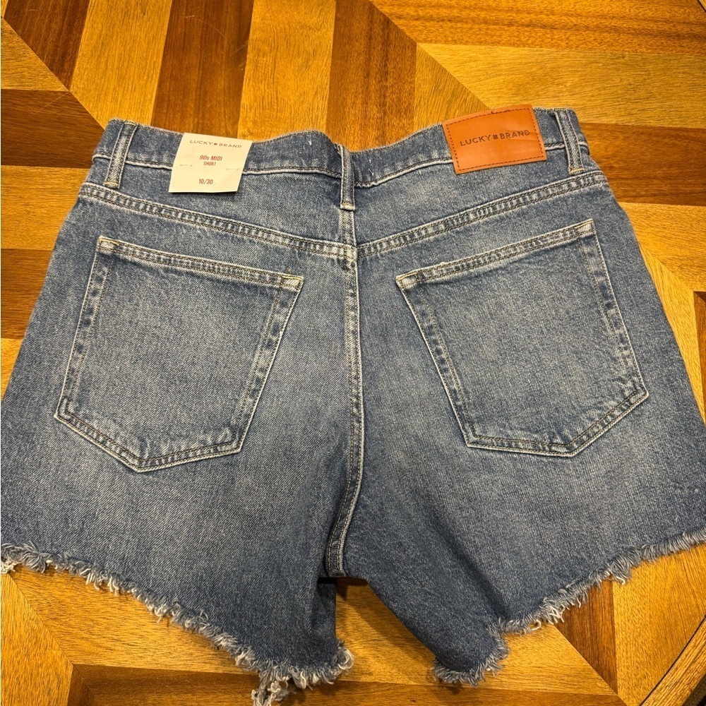 Lucky Brand 90s Midi Women's Distressed Blue Jean Shorts NWT - Picture 5 of 5